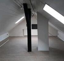 Großzügige Dachgeschosswohnung - 1.200,00 EUR Kaltmiete, in Lauda-Königshofen (PLZ: 97922)