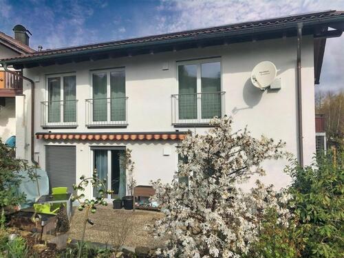 Foto - Traumhafte Dachgeschosswohnung mit Wohlfühlcharakter – modern, nachhaltig und mit Blick ins Grüne!