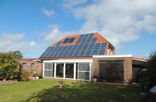 Foto - Energie effizientes Haus A+ welches noch Geld mit bringt