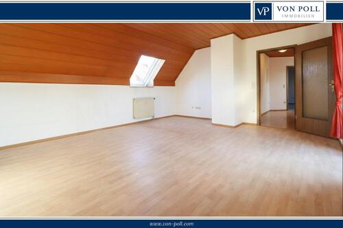 Foto - Helle Dachwohnung mit Tageslichtbad und Einbauküche