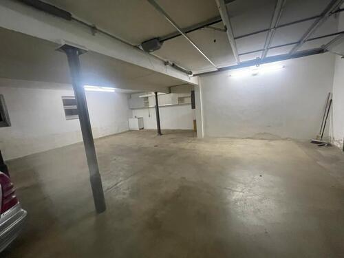 Foto - Garage zu Vermieten - 180,00 EUR Miete,