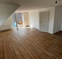 Wohnung saniert 115m2 im OG und DG mit kleinem Balkon in Rees