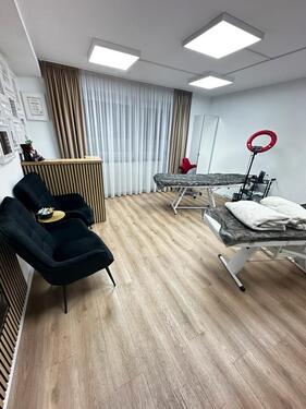 Foto - Arbeitsplatz für einen Wimpernstylisten oder Permanent