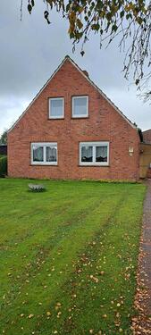 Foto - Einfamilienhaus mit Nebengebäude