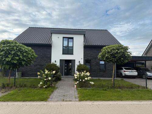 Foto - Modernes Einfamilienhaus zum 01.08.2026 für 2200€ warm!