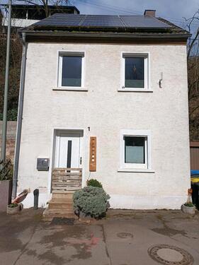 Foto - Einfamilienhaus mit PV Anlage - 95.000,00&nbsp;EUR Kaufpreis, ca.&nbsp; 65,00&nbsp;m&sup2;