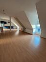 Foto - 3 - Zimmer Dachgeschosswohnung Landau-Mörlheim