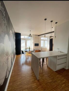 Foto - Modernes, möbliertes Studioapartment