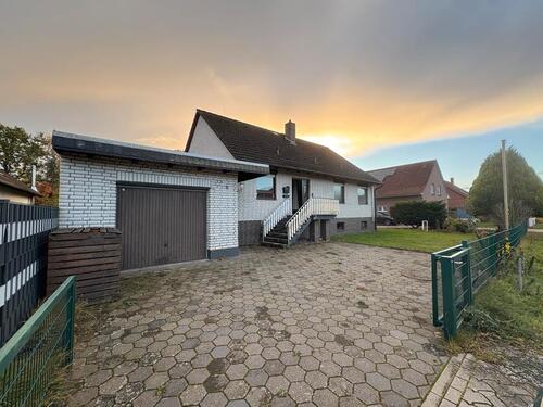 Foto - Einfamilienhaus mit großem Grundstück, Keller & Solarthermie