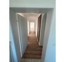 Kernsaniert & zentral! 4 Zimmer | 90 m² | Balkon | 1. OG - Wäschenbeuren