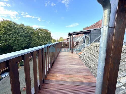 Foto - 4- Zimmer- Wohnung im Dachgeschoss mit Balkon, Einbauküche und Stellplatz zu vermieten