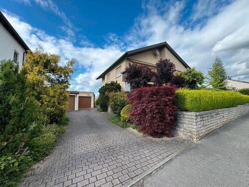 Foto - Mietwohnung nach Renovierung - 1.300,00&nbsp;EUR Kaltmiete, ca.&nbsp; 110,00&nbsp;m&sup2;