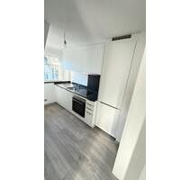 NEU sanierte 4,5-Zimmer DG Wohnung Balkon EBK zentrale Lage FDS - Baiersbronn NEU sanierte 4,5-Zimmer DG Wohnung Balkon EBK zentrale Lage FDS - Baiersbronn