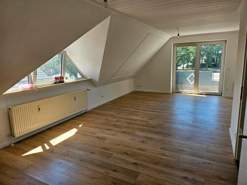 Foto - DG Wohnung mit Balkon in GF Stadt
