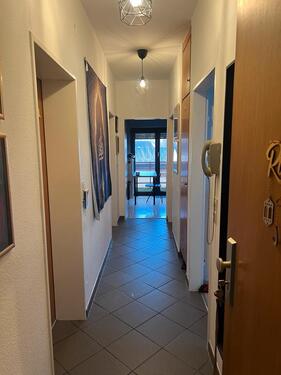 Foto - Schönes möbliertes Zimmer in WG mit Balkon