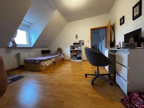 Foto - 4.5 Zimmer Dachgeschoßwohnung zur Miete in Duisburg