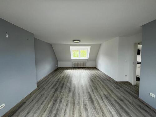 Foto - Großzügige und helle Dachgeschosswohnung