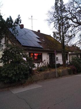 Foto - Altes Haus mit Nebengebäuden und großem Garten, Jung kauft Alt