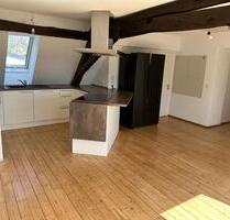 Großzügig geschnittene, lichtdurchflutete Dachgeschosswohnung - Saarbrücken Ensheim