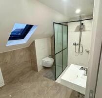 Rahden Stadt: Neu sanierte Obergeschosswohnung im Eck-Bungalow