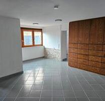 Schöne 2-Zimmer Wohnung im EG mit EBK und Stellplatz - Hattenhofen