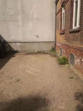 Foto - PKW Außenstellplatz in der Luisenstraße 5