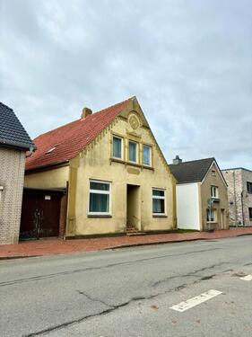 Foto - Courtagefrei - Ein-Zweifamilienhaus mit 8 Zimmern, großen Garten