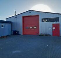 Moderne Gewerbehalle mit Stellplätzen, Büro und Küche - Bitburg