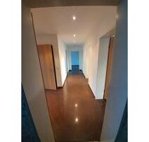 helle moderne 4-Zimmer-Wohnung mit Balkon in Schwelm