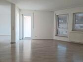 Foto - Zentrale 3,5-Zimmer Wohnung mit Balkon, Büro & Garage