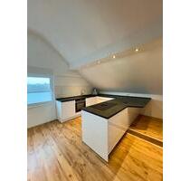 ***Anfragestopp*** Moderne, vollklimatisierte Dachgeschosswohnung - Püttlingen