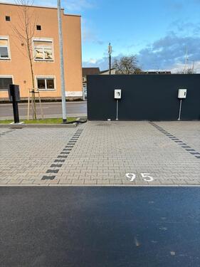 Foto - LKWTransporter Stellplatz mit Stromanschluss