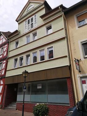 Foto - Haus in Hessisch Lichtenau mit 2 Wohnungen, 1 Laden und 1 Garage