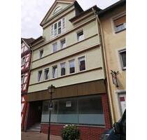 Haus in Hessisch Lichtenau mit 2 Wohnungen, 1 Laden und 1 Garage