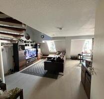 Schöne Maisonette-Wohnung mit 2 Bädern und moderner Küche - Eckental