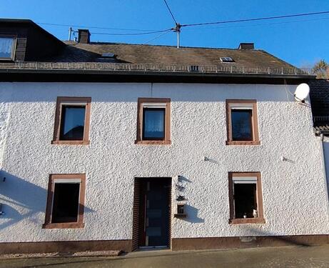 Foto - Haus mit Potenzial für Sanierungsprofis