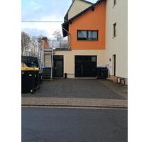 Gewerbeimmobilie ( Halle ) - 1.100,00&nbsp;EUR Kaltmiete, ca.&nbsp; 285,00&nbsp;m&sup2; in Sulzbach (Saar) (PLZ: 66280)