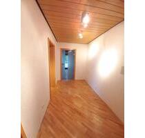 Schöne 2,5 Zimmer Wohnung mit Balkon und Stellplatz zu vermieten - Laichingen