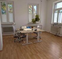 Helle Büroräume & Schreibtischplätze in Erlangen - flexibel & günstig - Buckenhof