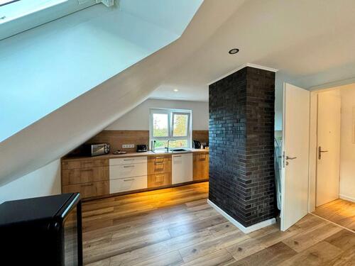 Foto - Dachgeschosswohnung mit Klimaanlage zu vermieten