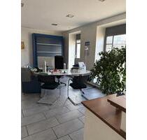 Helle, moderne, Büro-Geschäftsräume, zentral in Bleialf