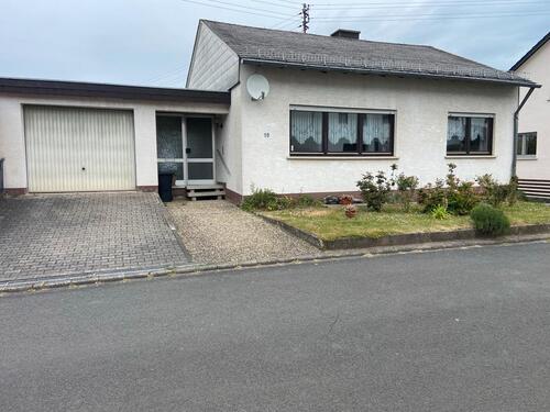 Foto - Freistehendes Einfamilienhaus in Niederwörresbach zu verkaufen.