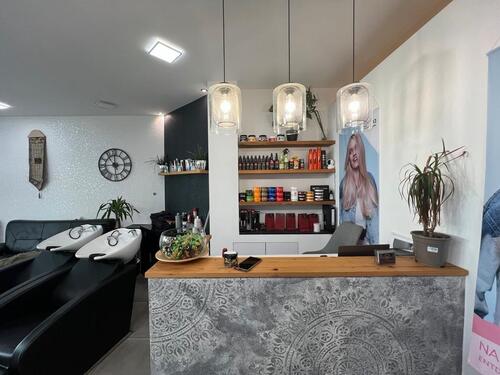 Foto - Friseur Salon zu übernehmen - 14,00 EUR Kaltmiete,