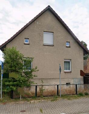 Foto - Ausbaufähiges 4-Zimmer-Einfamilienhaus zur langfristigen Miete.