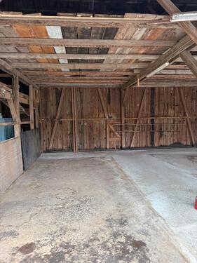 Foto - Überdachte Stellplätze zu vermieten – ab sofort