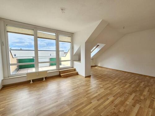 Foto - Herrliche 3-Zimmer-Dachwohnung mit Dachterrasse und Balkon