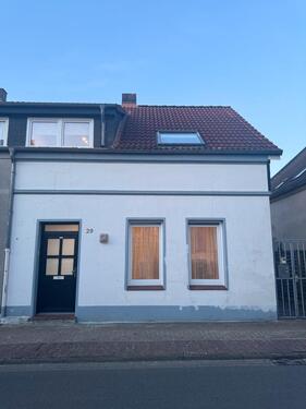 Foto - AKTUELL GENUG ANFRAGEN - 800,00&nbsp;EUR Kaltmiete, ca.&nbsp; 88,00&nbsp;m&sup2;