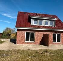 Doppelhaushälfte in Upende nahe der Zentralklinik - Norden