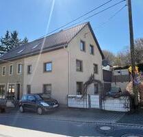 75 qm 3-Raum-Wohnung mit 43 qm Terrasse im EG mit Einbauküche - Großschirma