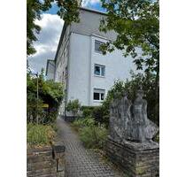 4 Zimmer Wohnung mit 190 qm eigenem großen Garten in Bessungen - Darmstadt